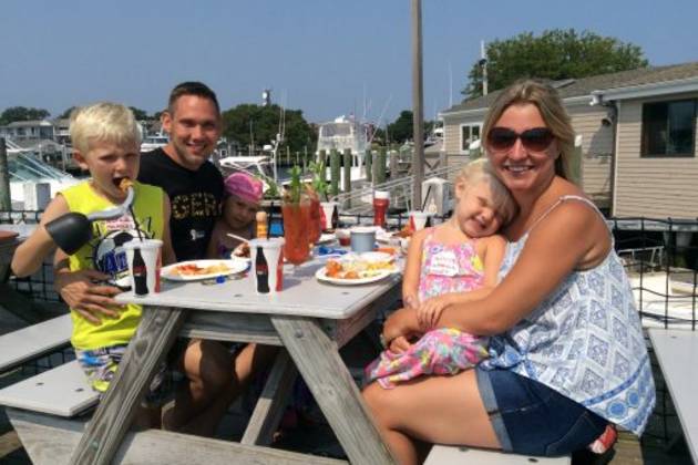 Baxters-familypicnictable