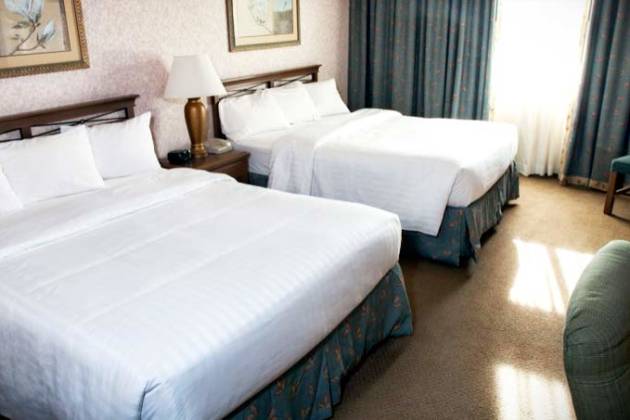 Piccadilly Inn Airport