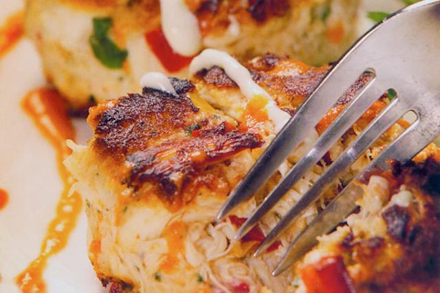 Paula'sCrabCakeWEB.jpg