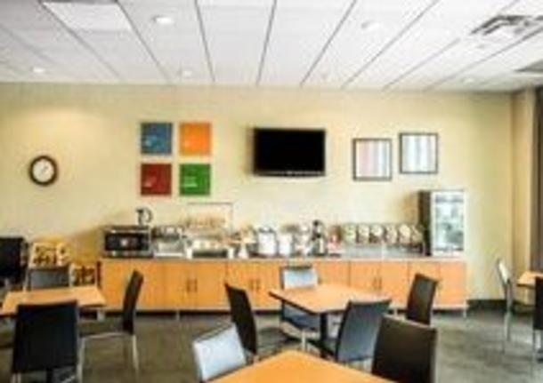 Comfort Suites Riverfront Newport