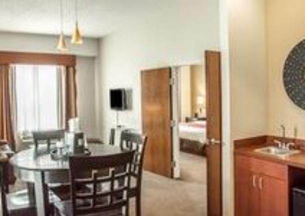 Comfort Suites Riverfront Newport