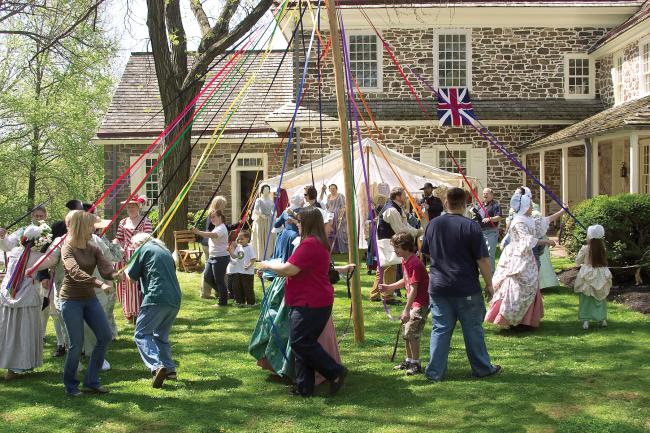 Pottsgrove Manor Maypole Dancing