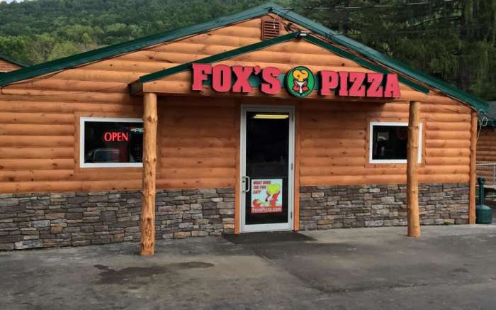 Fox Pizza Den