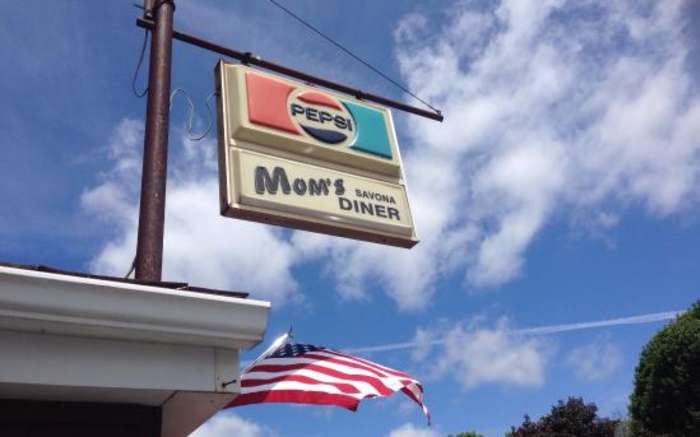 Mom's Diner