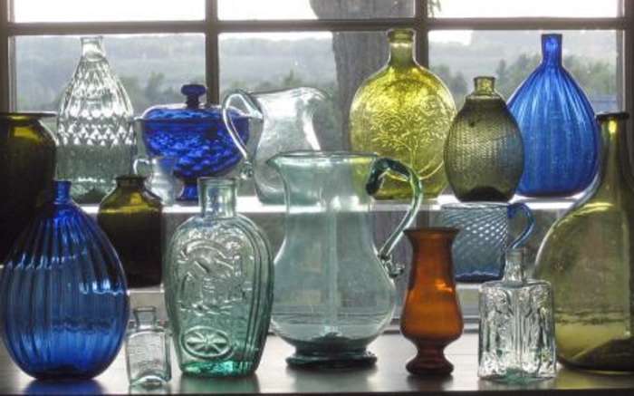 Bacalles Glass Shop Display