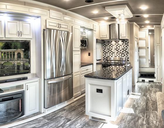 Luxe Fifth Wheels Elkhart In 46514