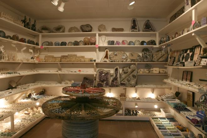 Dixie Caverns Pottery Shop