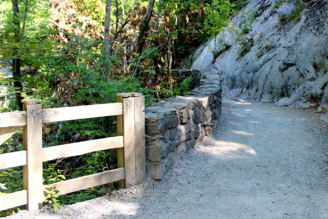 Natural Bridge State Park Hiking Trail