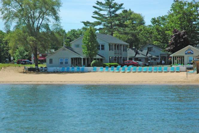 Lakeshore Resort TC