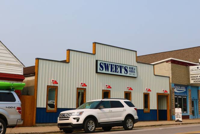 Sweet's Bar & Grill