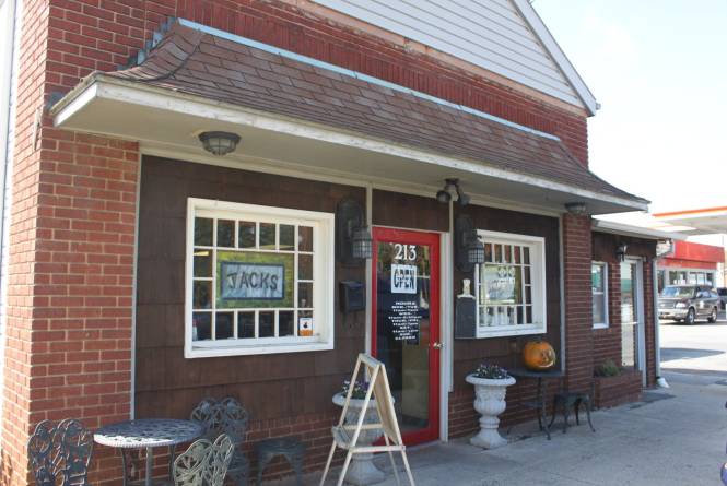 Jacks-Bar-B-Q-1.jpg