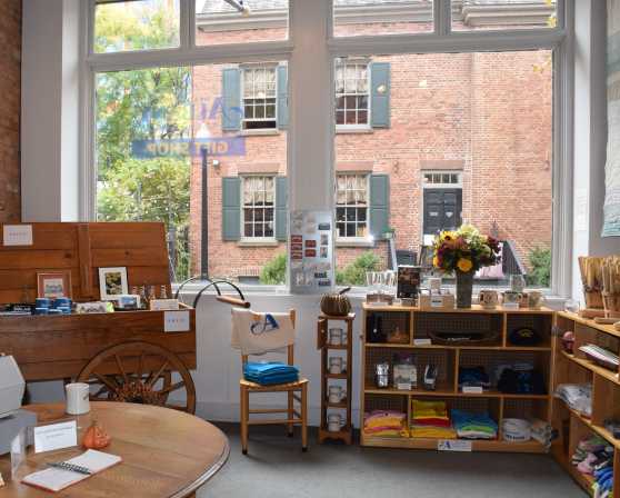 Discover Albany Visitor Center Gift Shop 2019