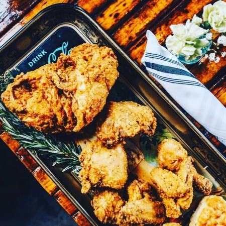 libby's southern comfort in covington kentucky offering family carryout fried chicken meal