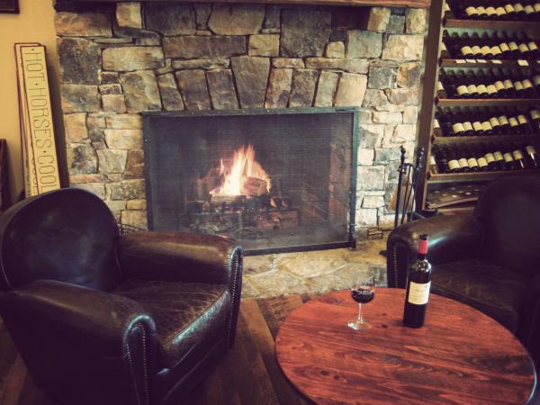 10 Cozy Charlottesville Area Wineries To Visit This Winter