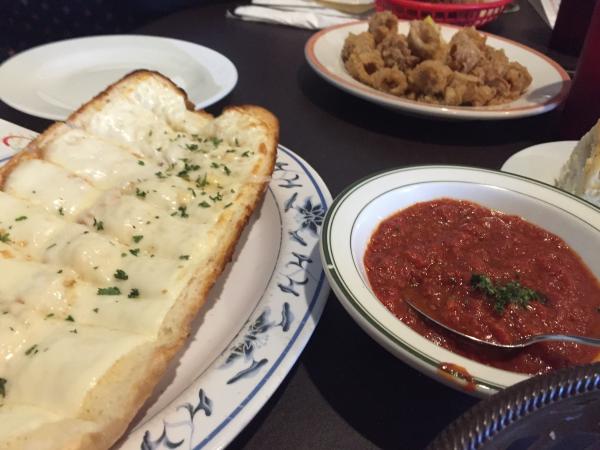 Cheesy bread and marinara at Moni's
