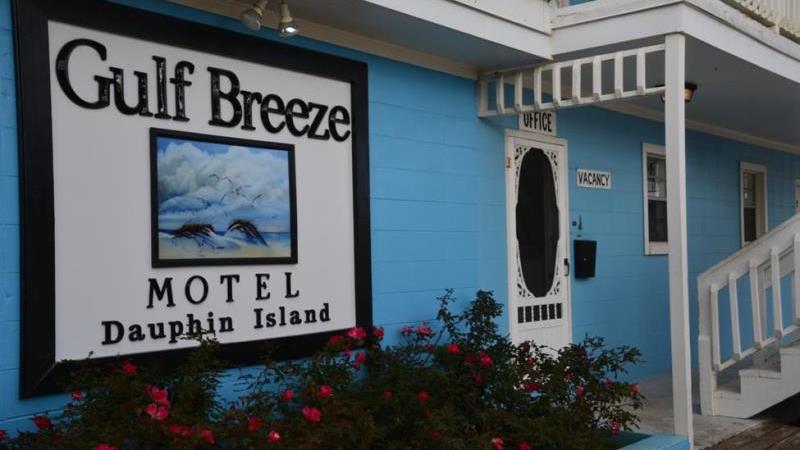 Gulf Breeze Motel