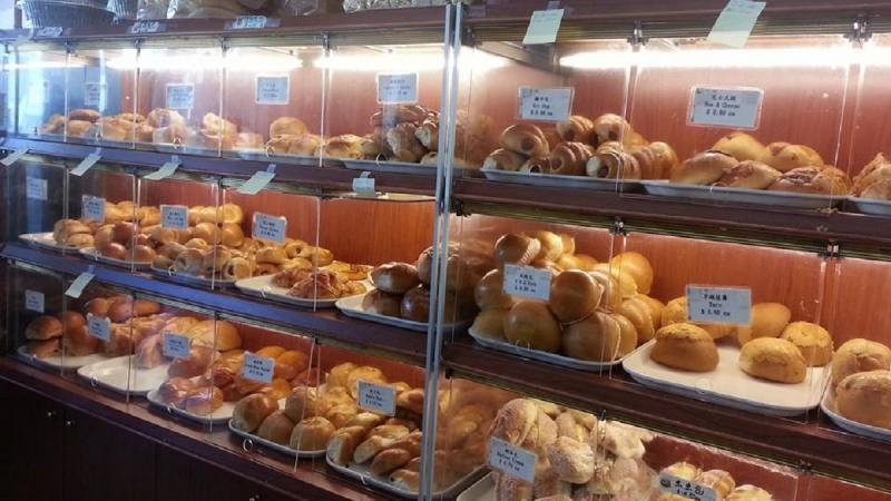 egg tarts at Napolean Super Bakery in Oakland's Chinatown