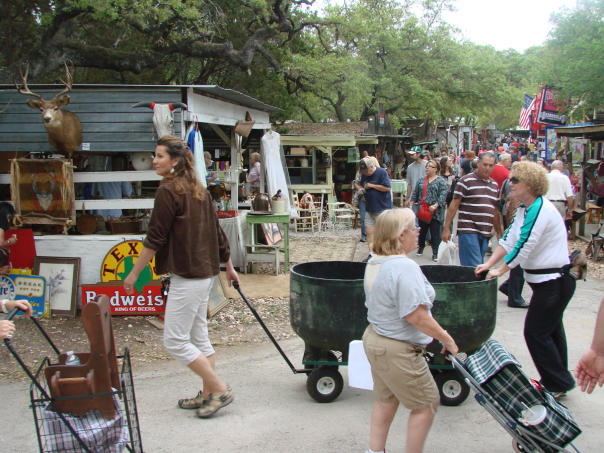 Wimberley Market Days. Courtesy of Clay E. Ewing. Full Usage Permissions.