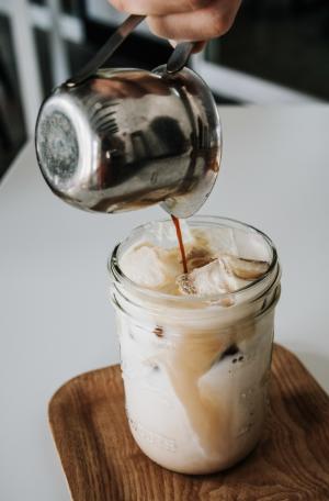 Upshot Iced Latte Being Made