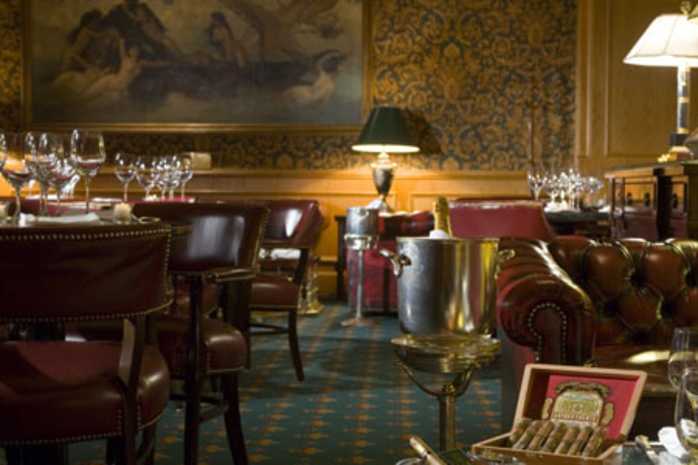 Churchill Bar