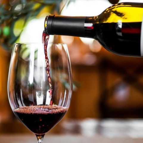 Corbeaux Wine & Tea House