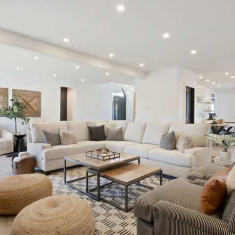 Chateau Evie James -High End Luxury Home