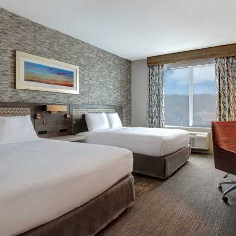 2 Queens Guestroom