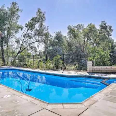 Tasteful Temecula Home: Private Pool & Views!