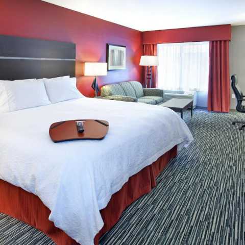 Hampton Inn & Suites