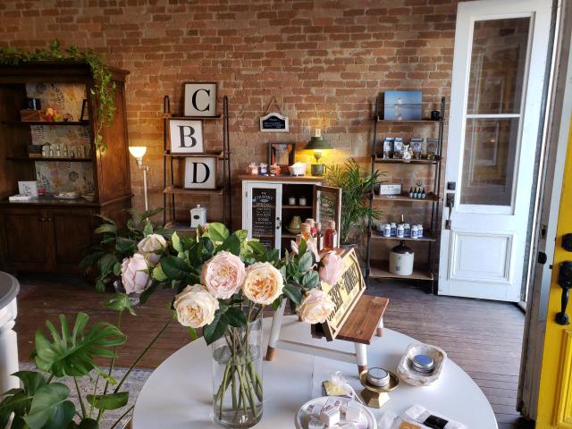 Live Again- 918 Main St