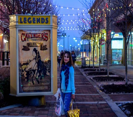 Steady stream of shoppers arrive at The Legends Outlets in KCK 