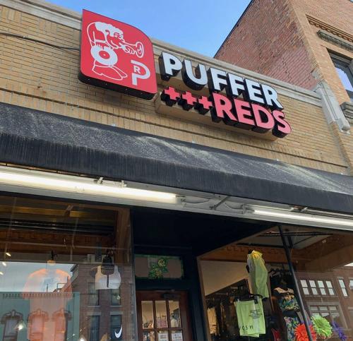 Puffer Reds exterior