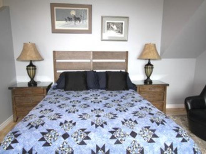 AKNS OVR queen bed