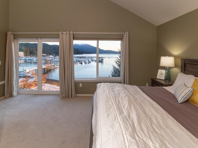 King Bedroom w/View