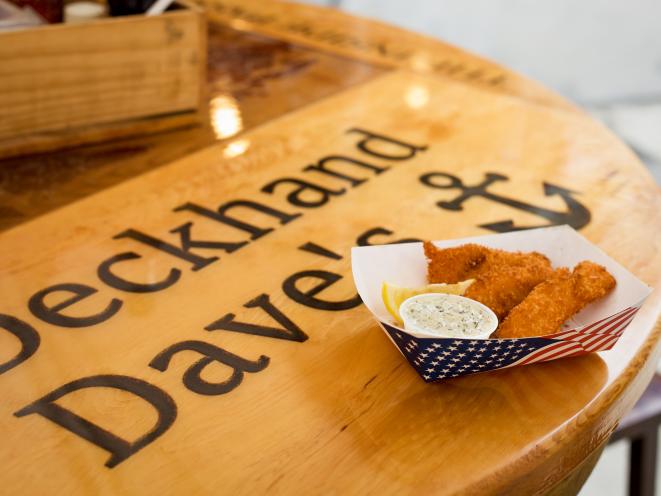 tasting at Deckhand Dave's