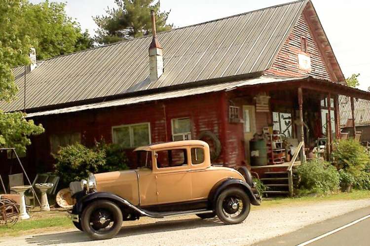 Carters Creek Station Antiques