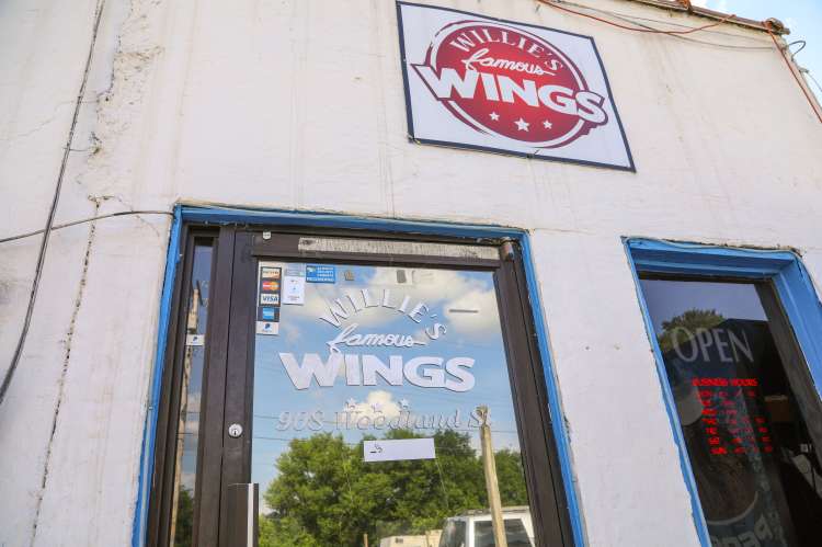 Willies Famous Wings