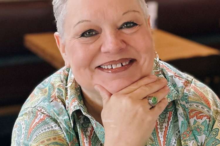 Jen Davidson Headshot.jpg