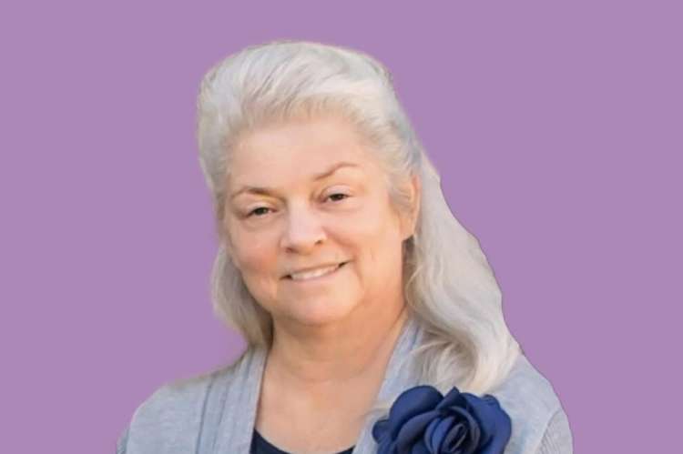 Lisa Clark Headshot