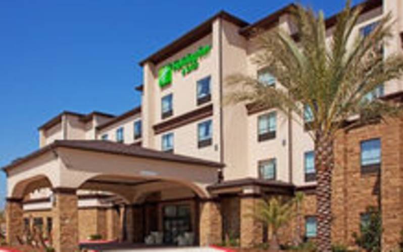 Holiday Inn & Suites Lake Charles