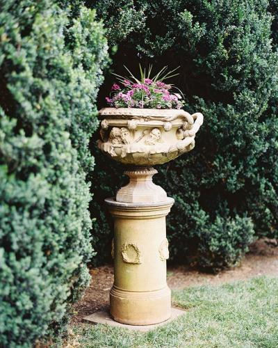 Oatlands Garden Statue