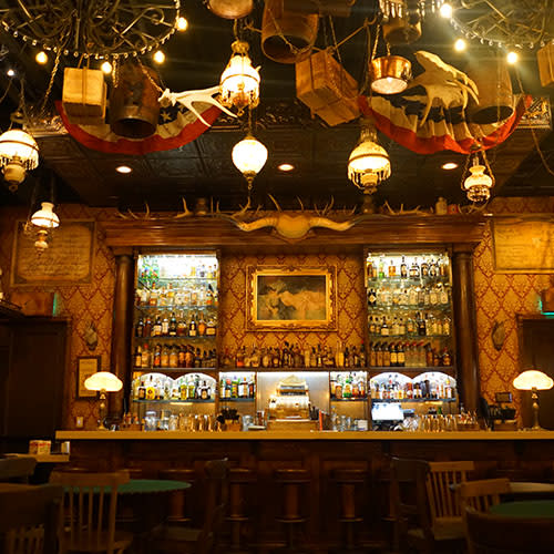 Thompson and Twain interior