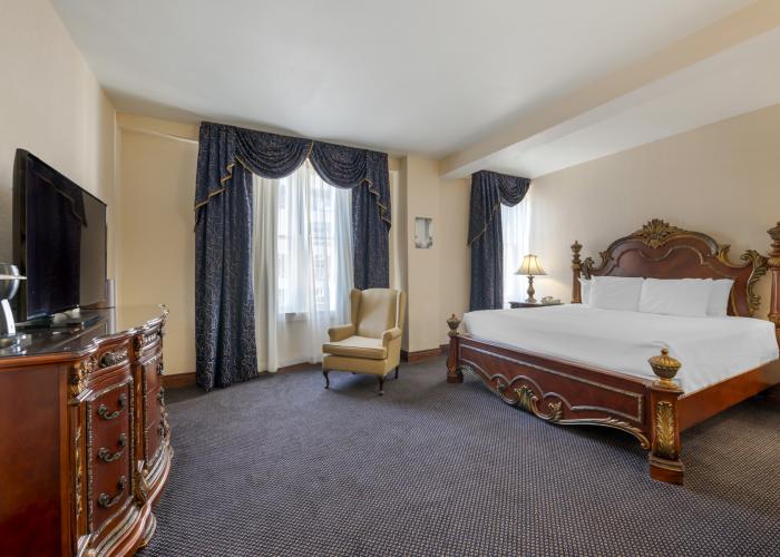 King Bed Junior Suite Guest Room