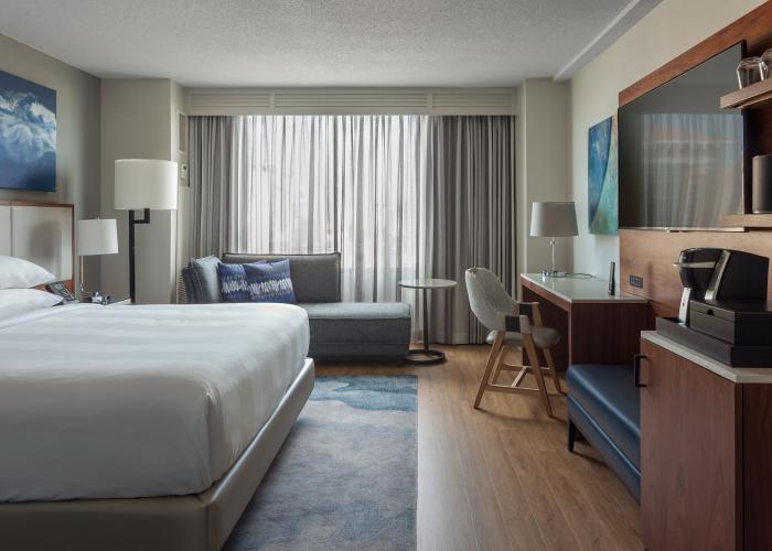 King Bed Guestroom City View