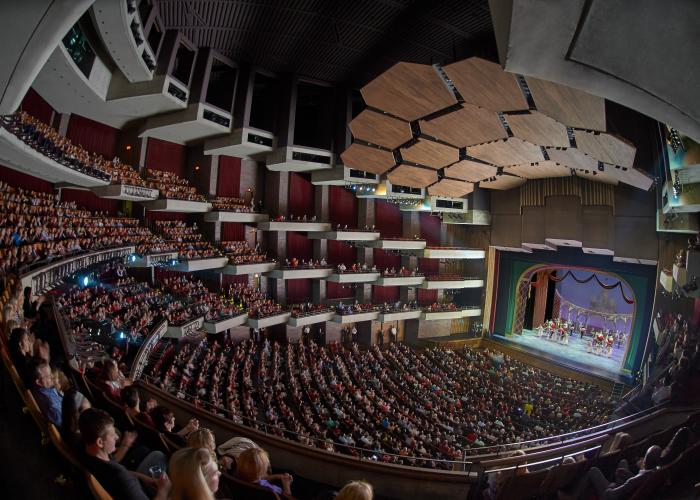 STRAZ CENTER FOR THE PERFORMING ARTS