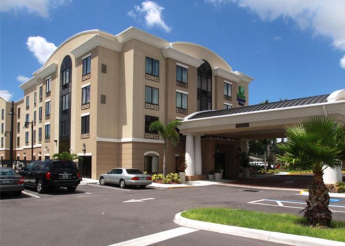 Holiday Inn Express & Suites - Busch Gardens/USF