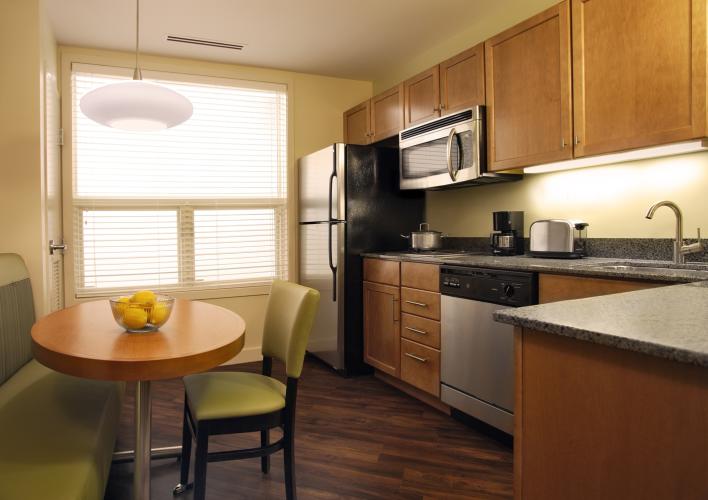 Hyatt House Chgo-Naper-Warren3 - 2017.jpg