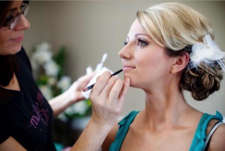 Make Me Fabulous makeup application