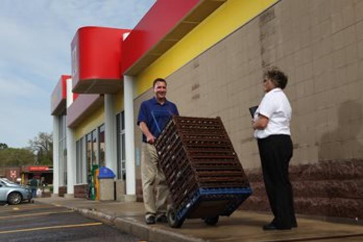 Pan O Gold: delivering bread