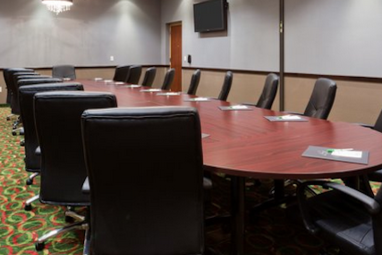 Holiday Inn Eau Claire South Milan Board Room